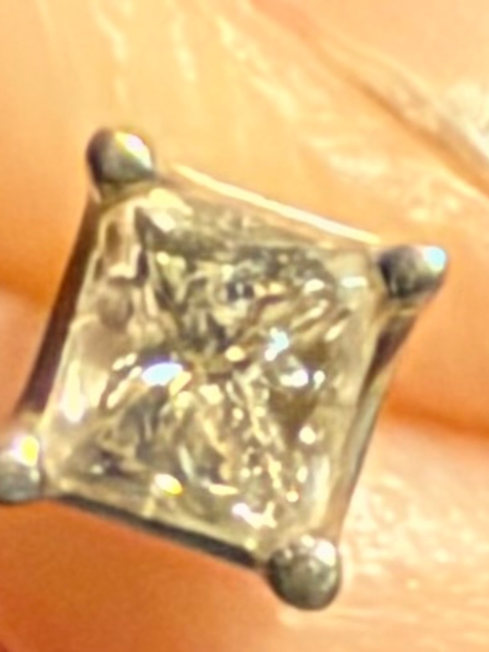 14K Solid White Gold Princess Cut Diamond Stud Earring Single Approx .20-.25ct - Picture 2 of 6